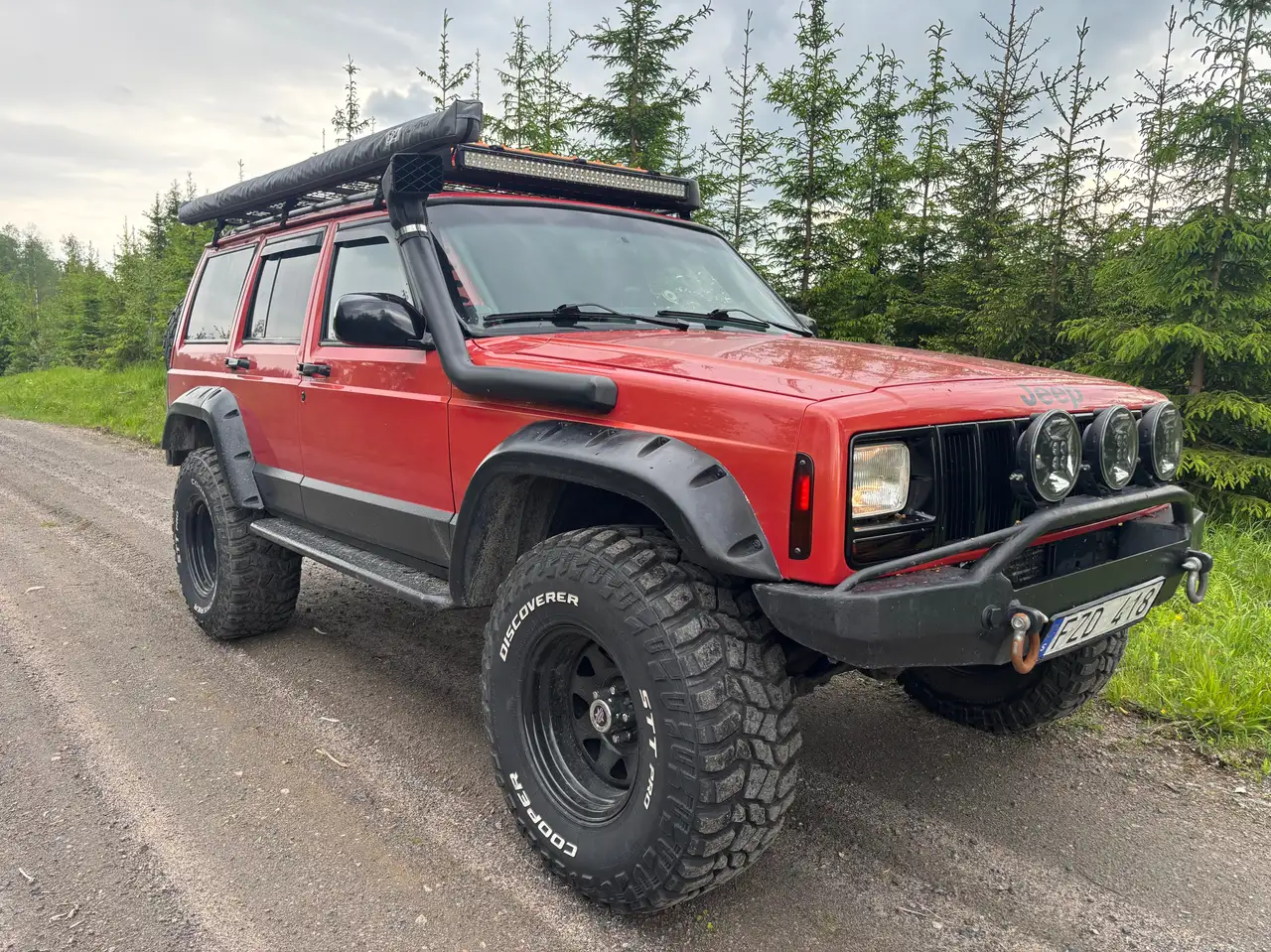Jeep Cherokee XJ 2.5td overland - volledig gerestaureerd, foto 2