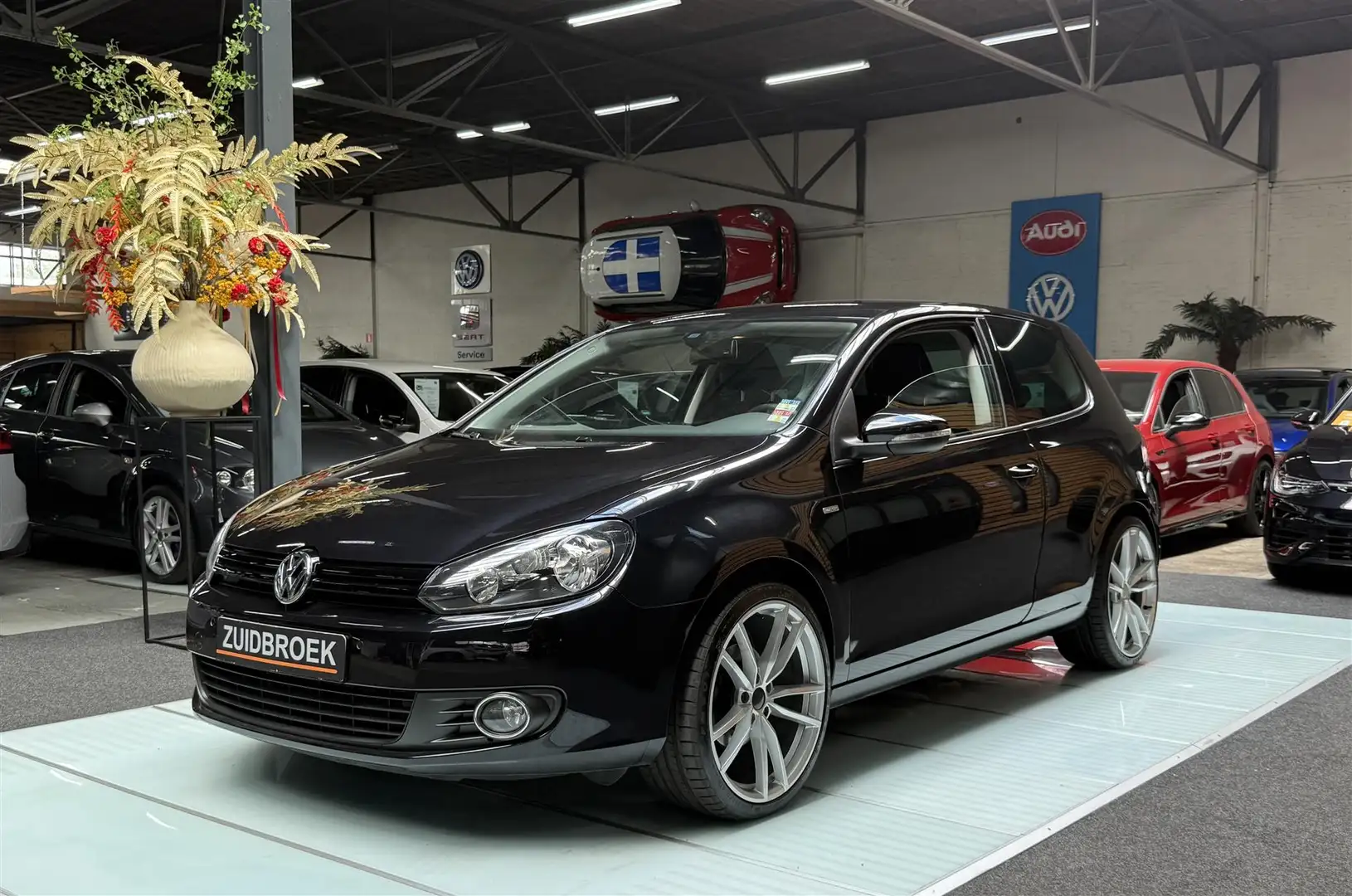 Volkswagen Golf 1.2 TSI Match 32DKM! Clima Stuurbediening. Zwart - 1