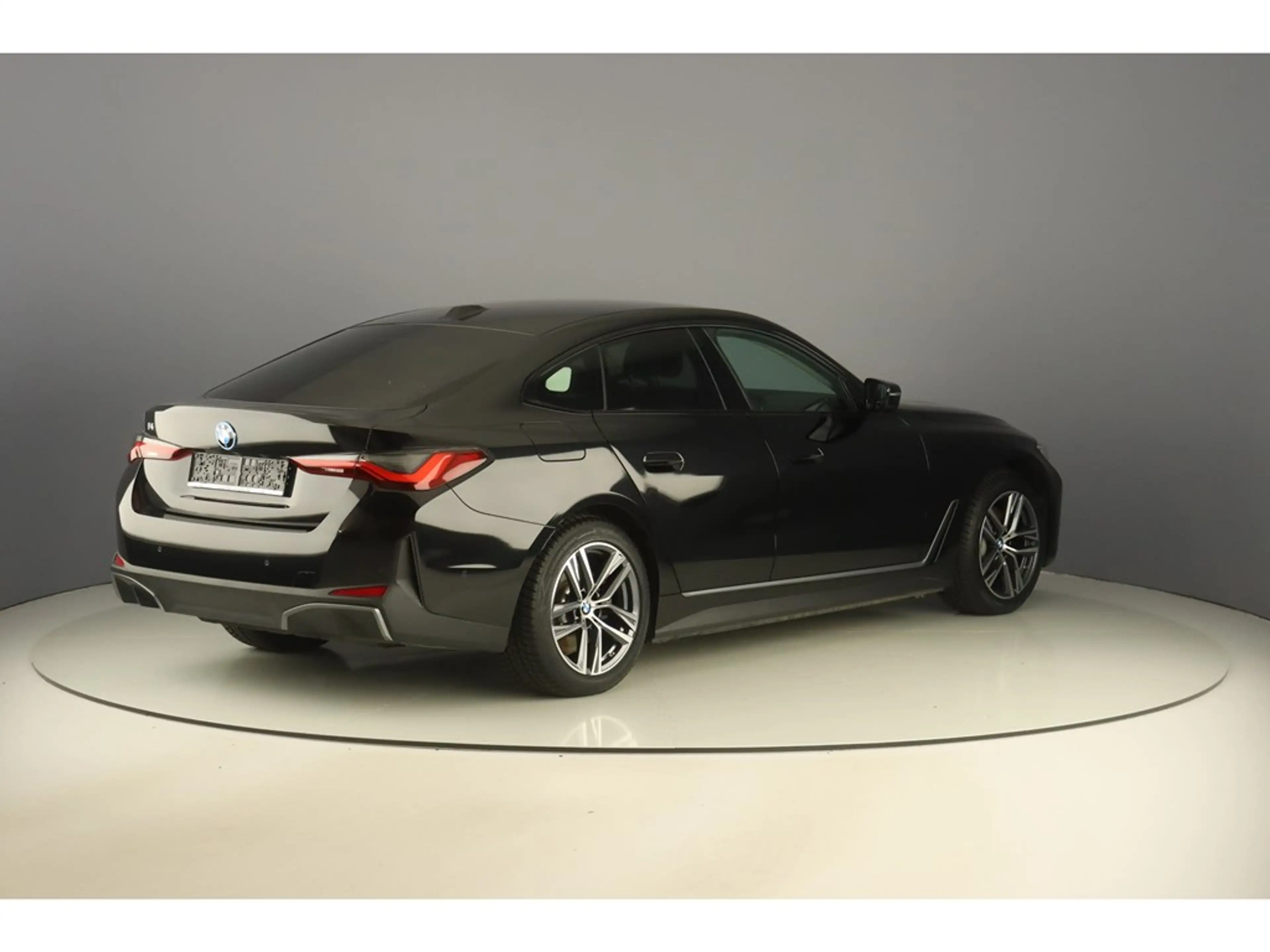 BMW i4 eDrive40 340pk — photo 4