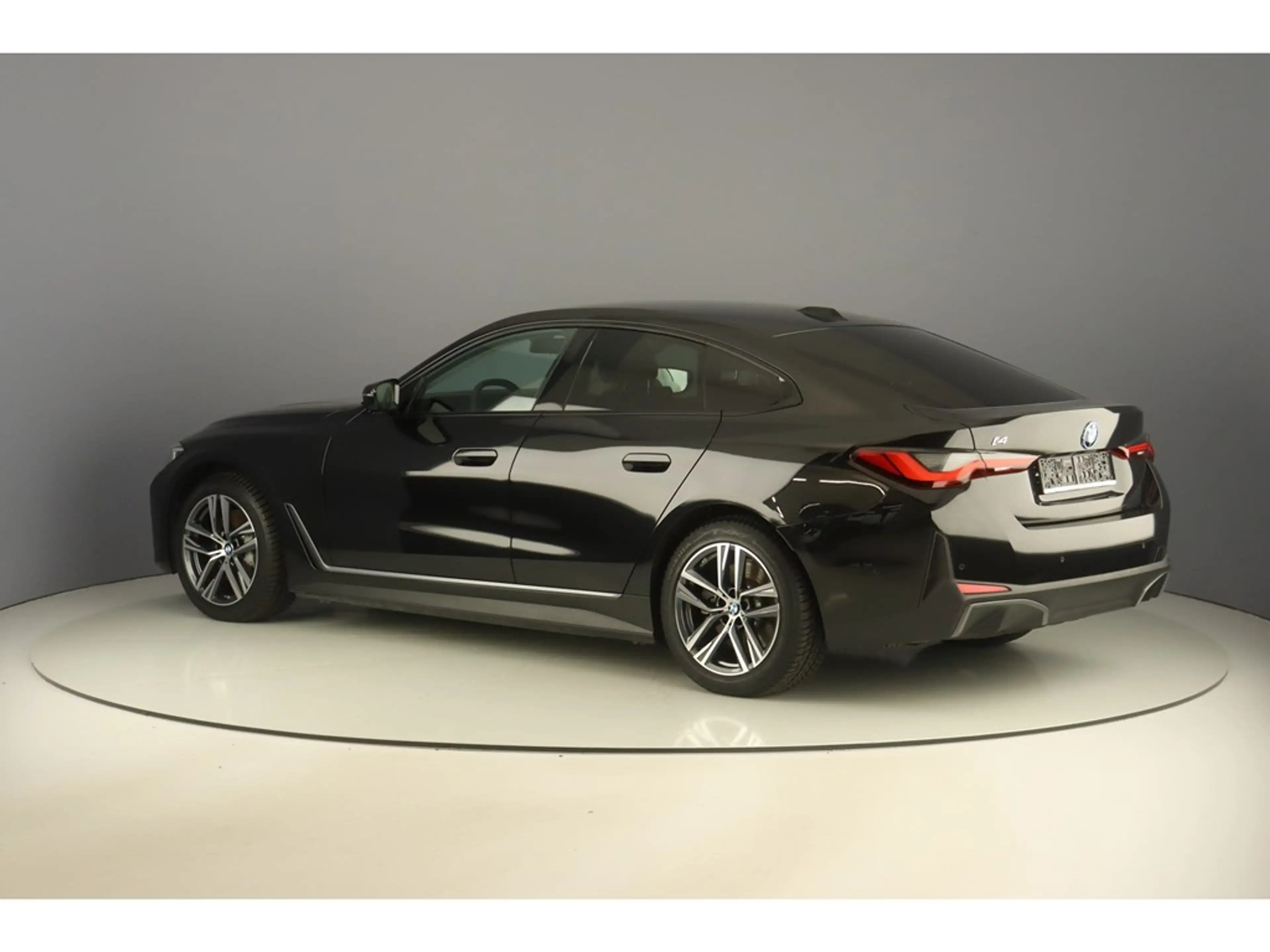 BMW i4 eDrive40 340pk — photo 3