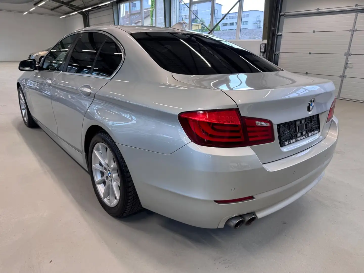 BMW 520 d Leder Navi Prof HeadUp Autom Silber - 2