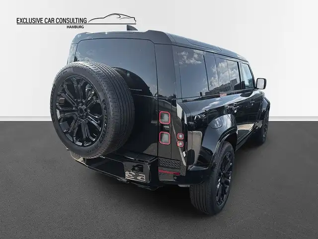 Land Rover Defender 110 view 6