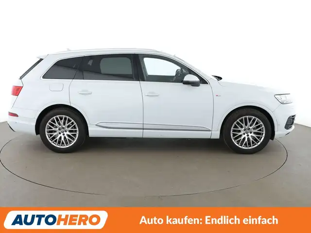 Audi Q7 view 7