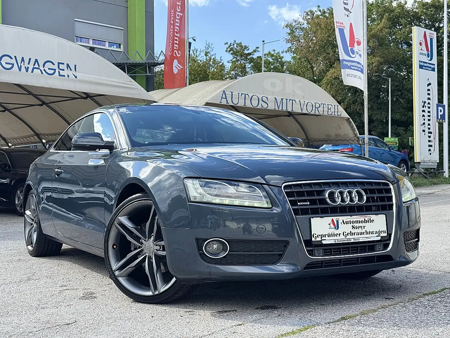 Audi A5 Coupé 2,0 TDI quattro DPF Grau - 1