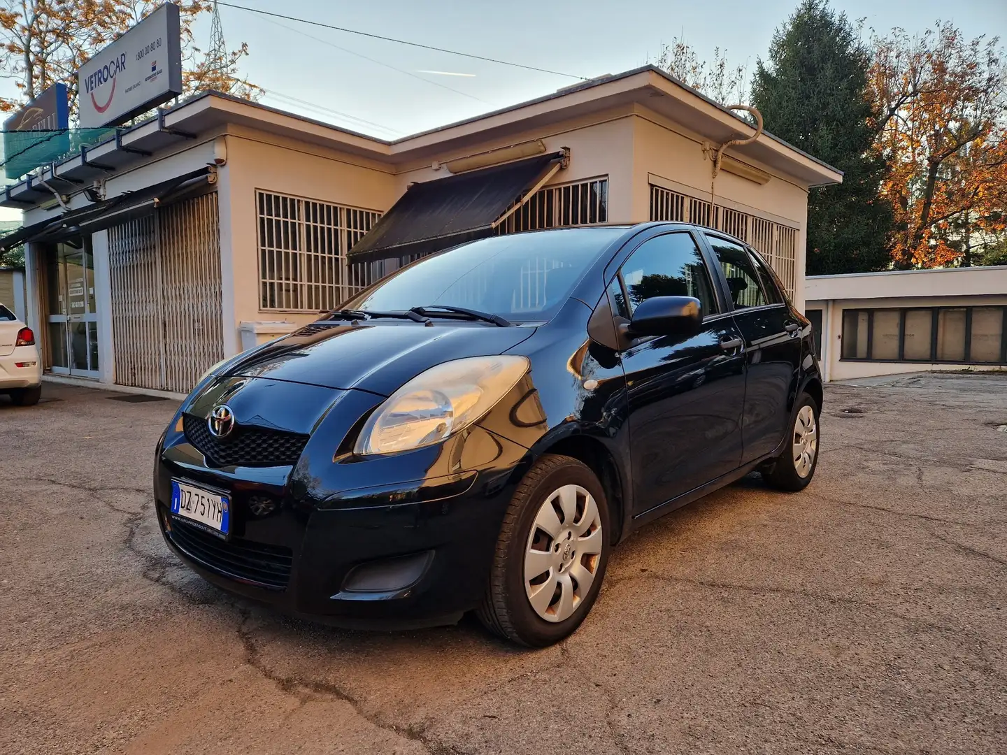 Toyota Yaris 5p 1.0 Sol c/CL *OK NEOPATENTATI * Nero - 1