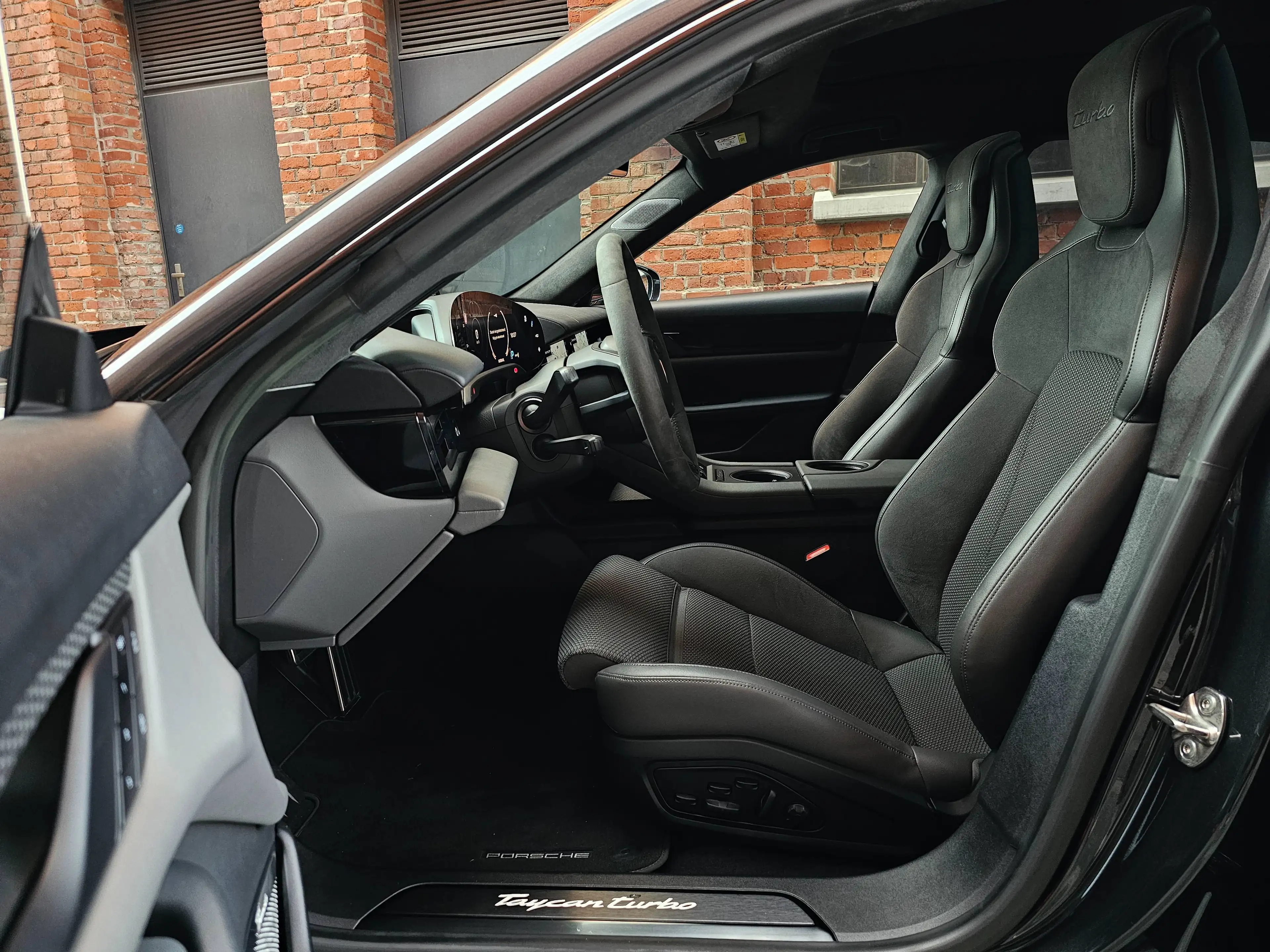 Porsche Taycan Turbo Sport Turismo-Achterasbesturing-Burmester-Sportdesign-69.500km-Full option-Nieuwstaat — photo 7