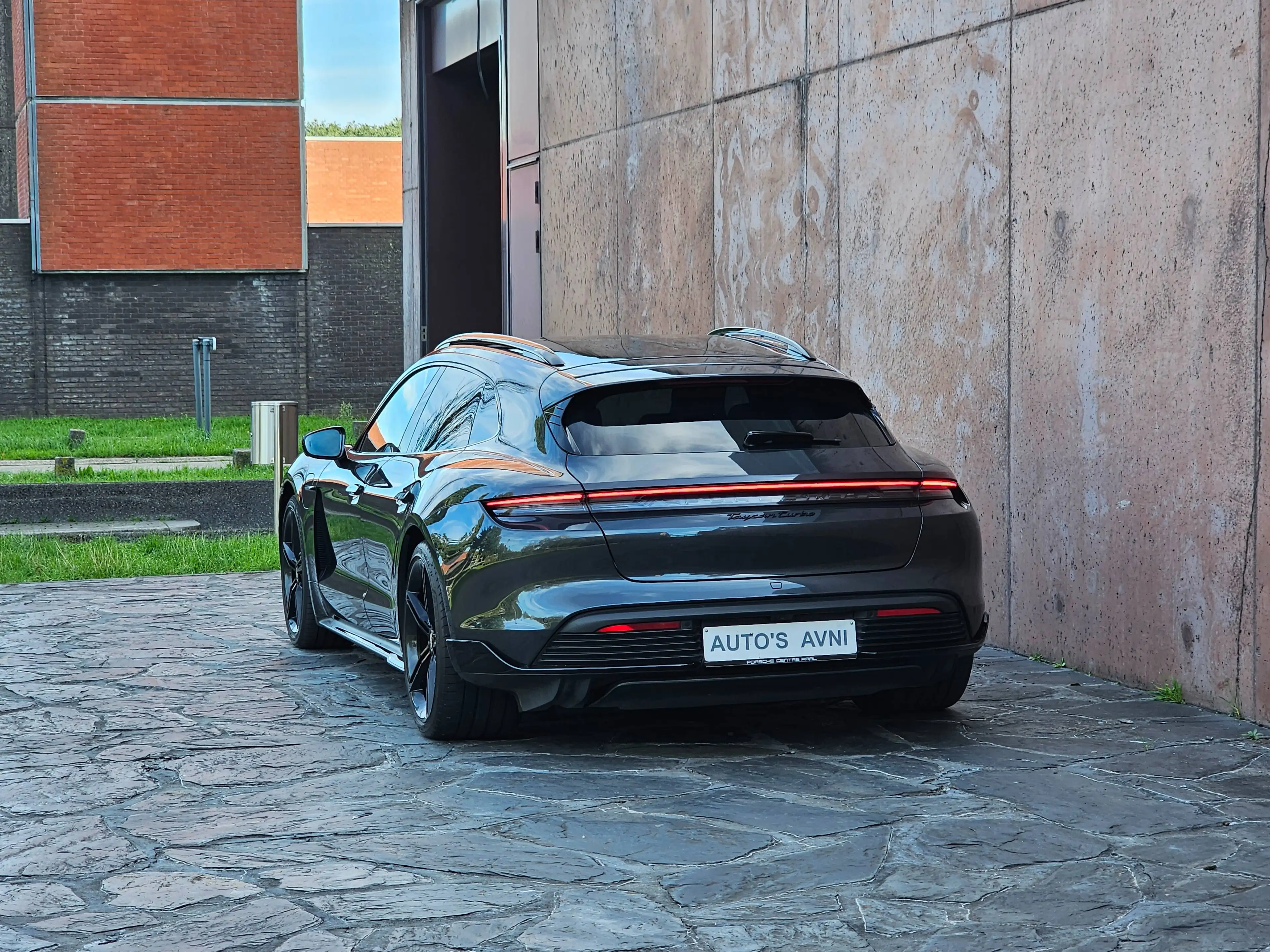 Porsche Taycan Turbo Sport Turismo-Achterasbesturing-Burmester-Sportdesign-69.500km-Full option-Nieuwstaat — photo 3