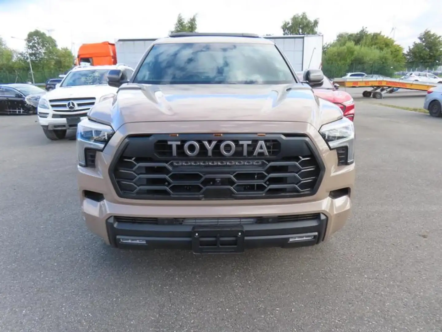 Toyota Sequoia TRD PRO HYBRID Braun - 2