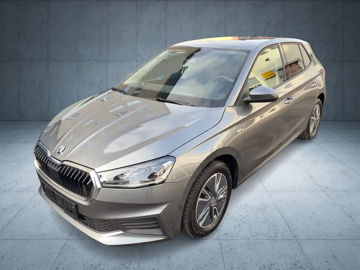 Skoda Fabia 1.0 TSI Tour Navi Rückfahrkamera Kessy Carplay Grau - 1