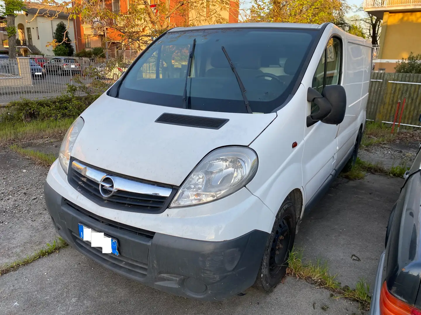 Opel Vivaro 115 cv - gancio traino - motore fuso Bianco - 1