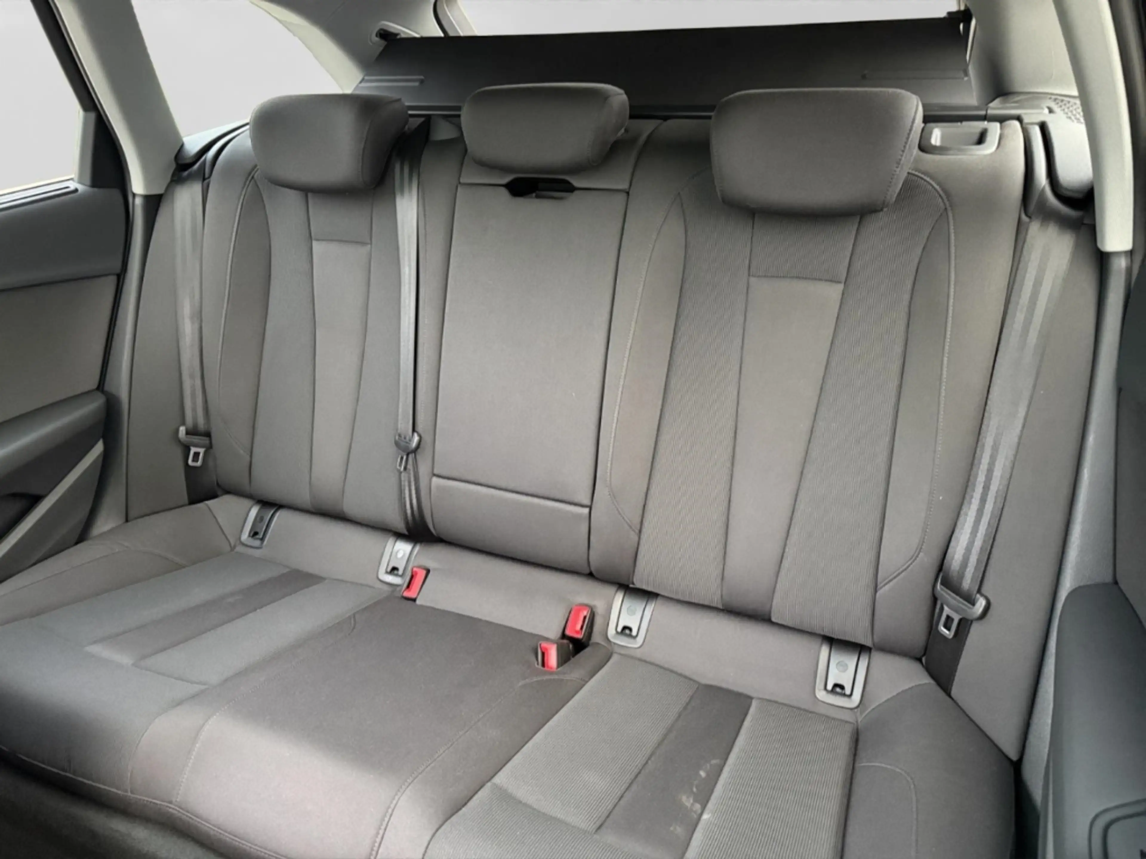 Audi A4 allroad 40 2.0 TDI quattro Alu LED AHK Pano Navi APS ACC S — photo 13
