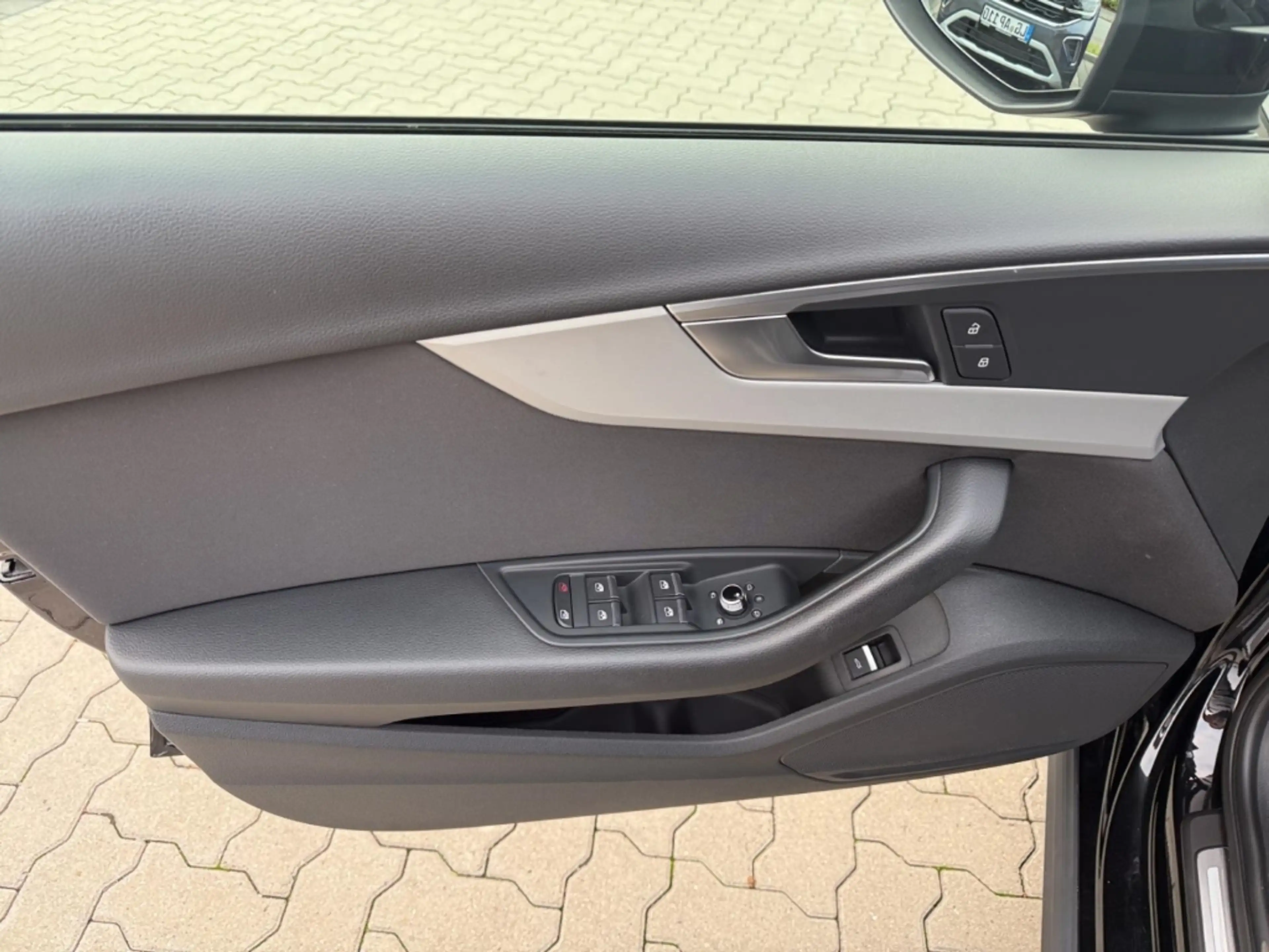 Audi A4 allroad 40 2.0 TDI quattro Alu LED AHK Pano Navi APS ACC S — photo 12