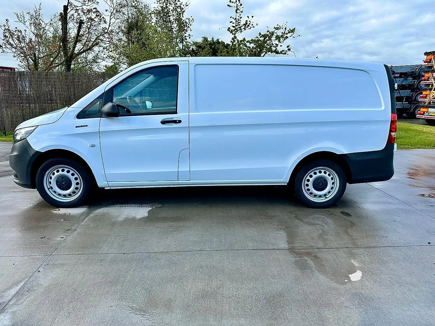Mercedes-Benz Vito E-VITO Wit - 2