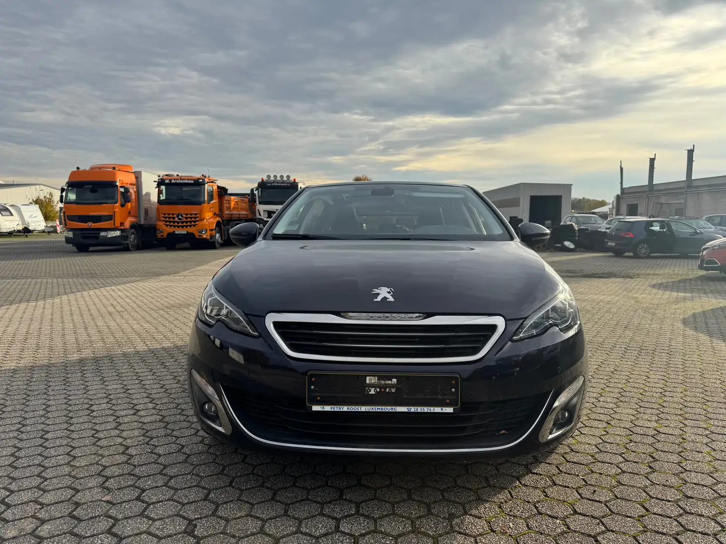 Peugeot 308 Allure Blau - 1