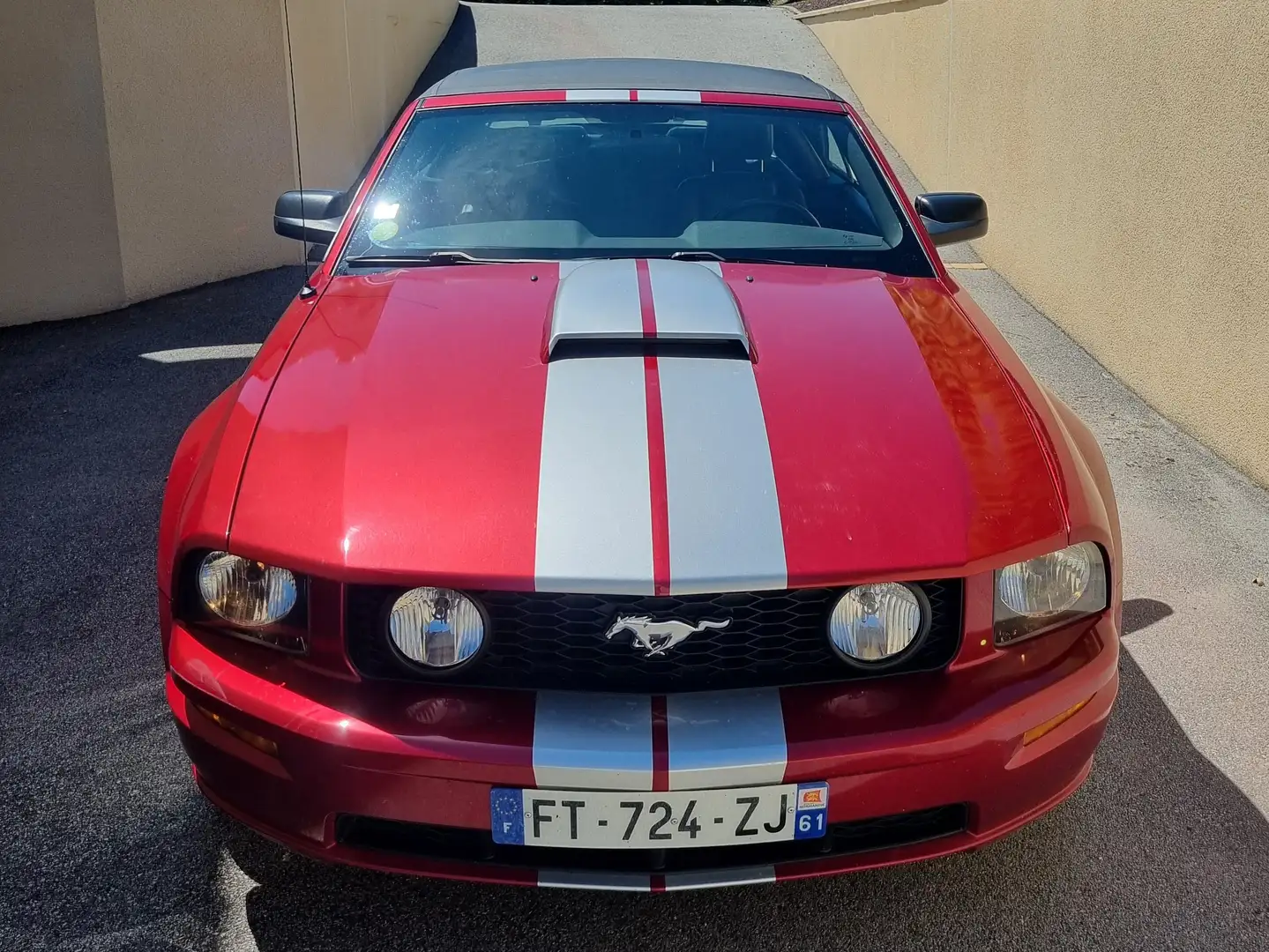 Ford Mustang Cabriolet v8 Rouge - 1