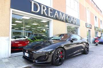 2.0 aut. Coupé R-Dynamic Black Edition