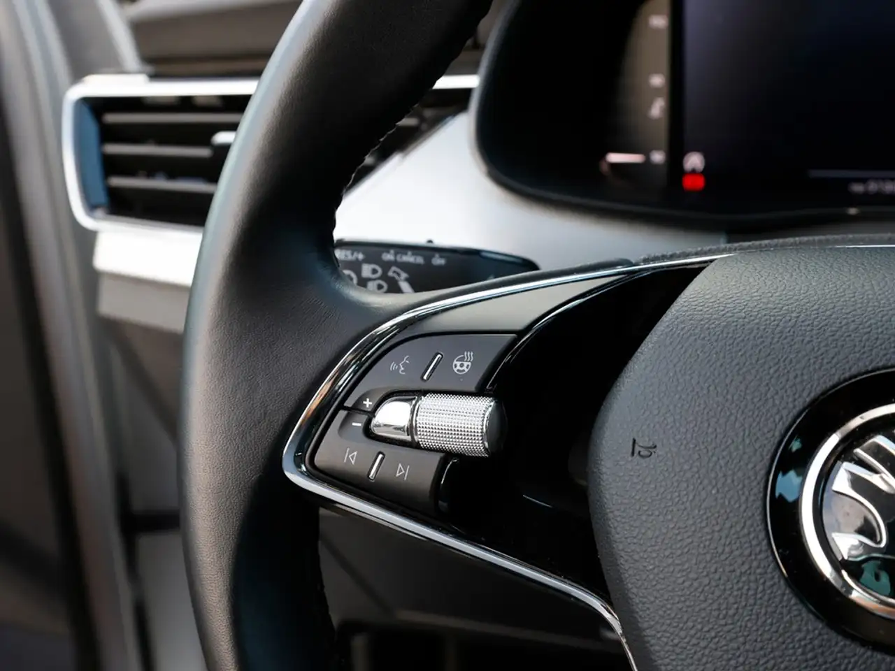 Skoda Kamiq 1.0 TSI Tour Navi Virtual Kamera SitzH, миниатюра 16