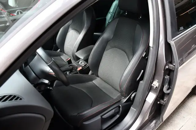 Seat Leon Leon view 8