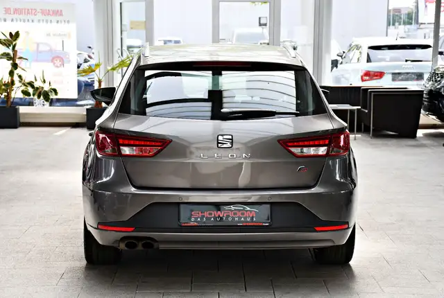 Seat Leon Leon view 6