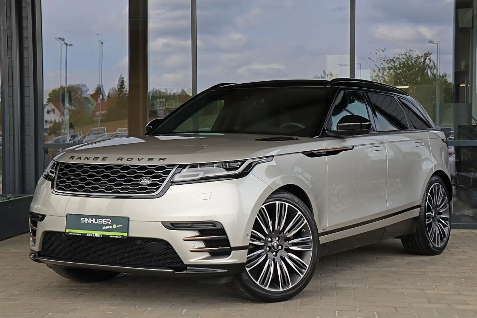 Land Rover Range Rover Velar D300 MHEV Allrad R-Dynamic HSE Aut. 22", ACC, P... Beige - 1
