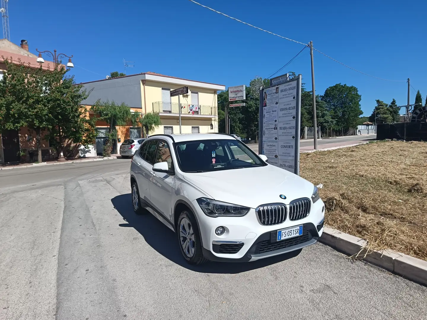 BMW X1 X1 sdrive20d Business auto Fehér - 2