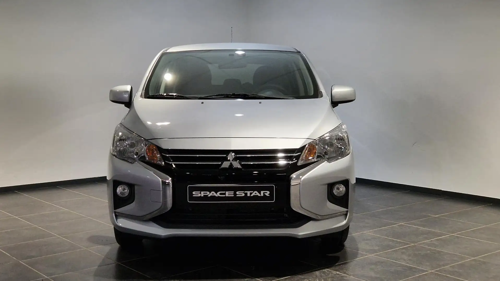 Mitsubishi Space Star 1.2 Dynamic Grijs - 2