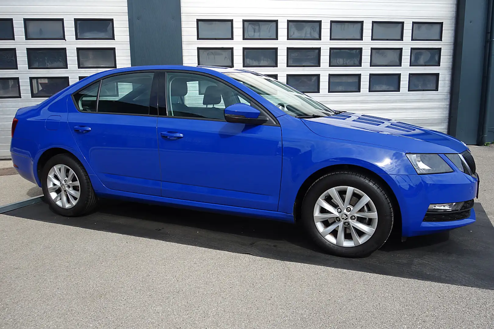 Skoda Octavia 1,0 TSI Ambition Limited Blau - 1
