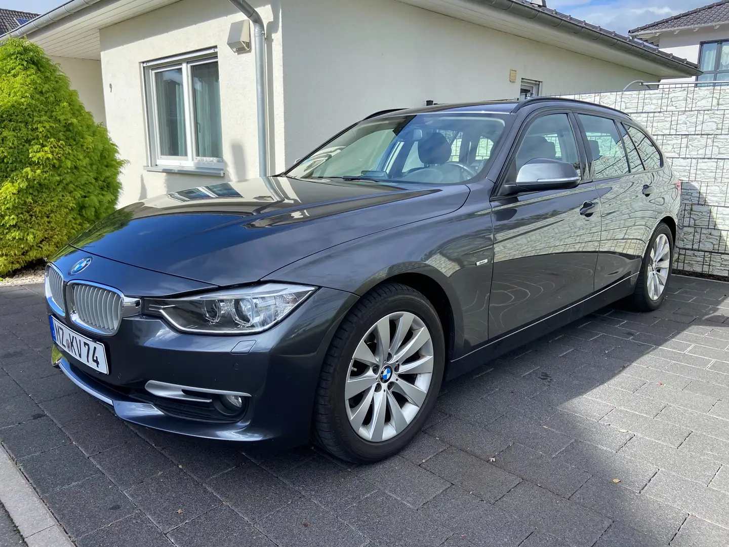 BMW 318 318d Touring Blue Performance Modern Line Grau - 2