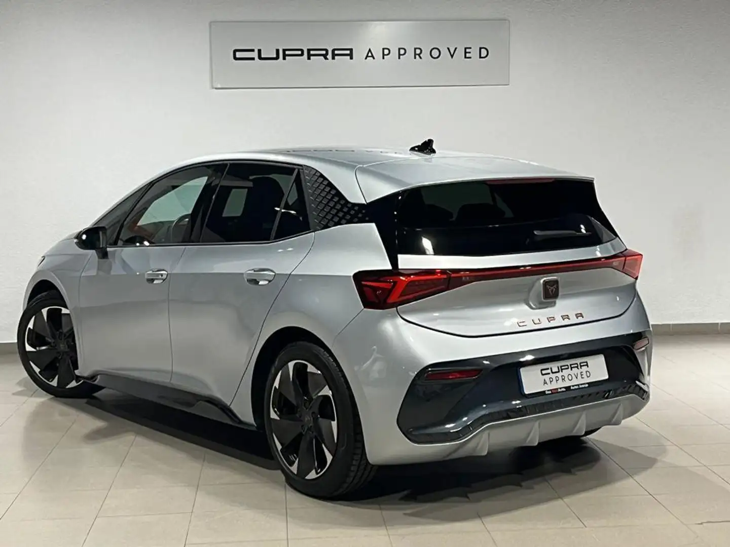 CUPRA Born e-Boost Pack 170kW 59kwh Plateado - 2