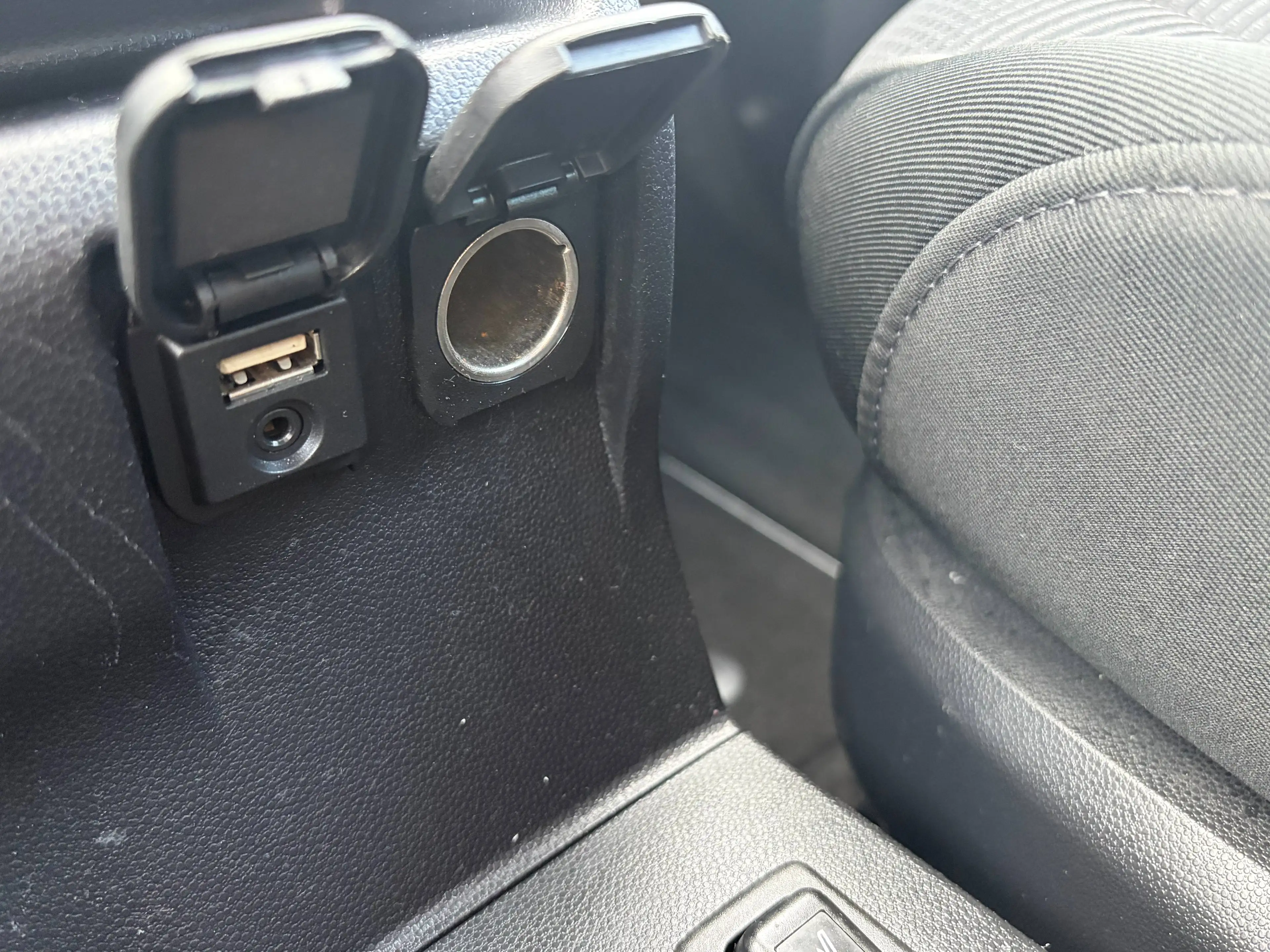 Mazda 5 Sendo*SHZ*Temp.*7.Sitze*Kamera*PDC*Navi*BT*Klimaa. — photo 14