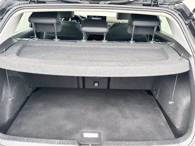 Volkswagen Golf view 12
