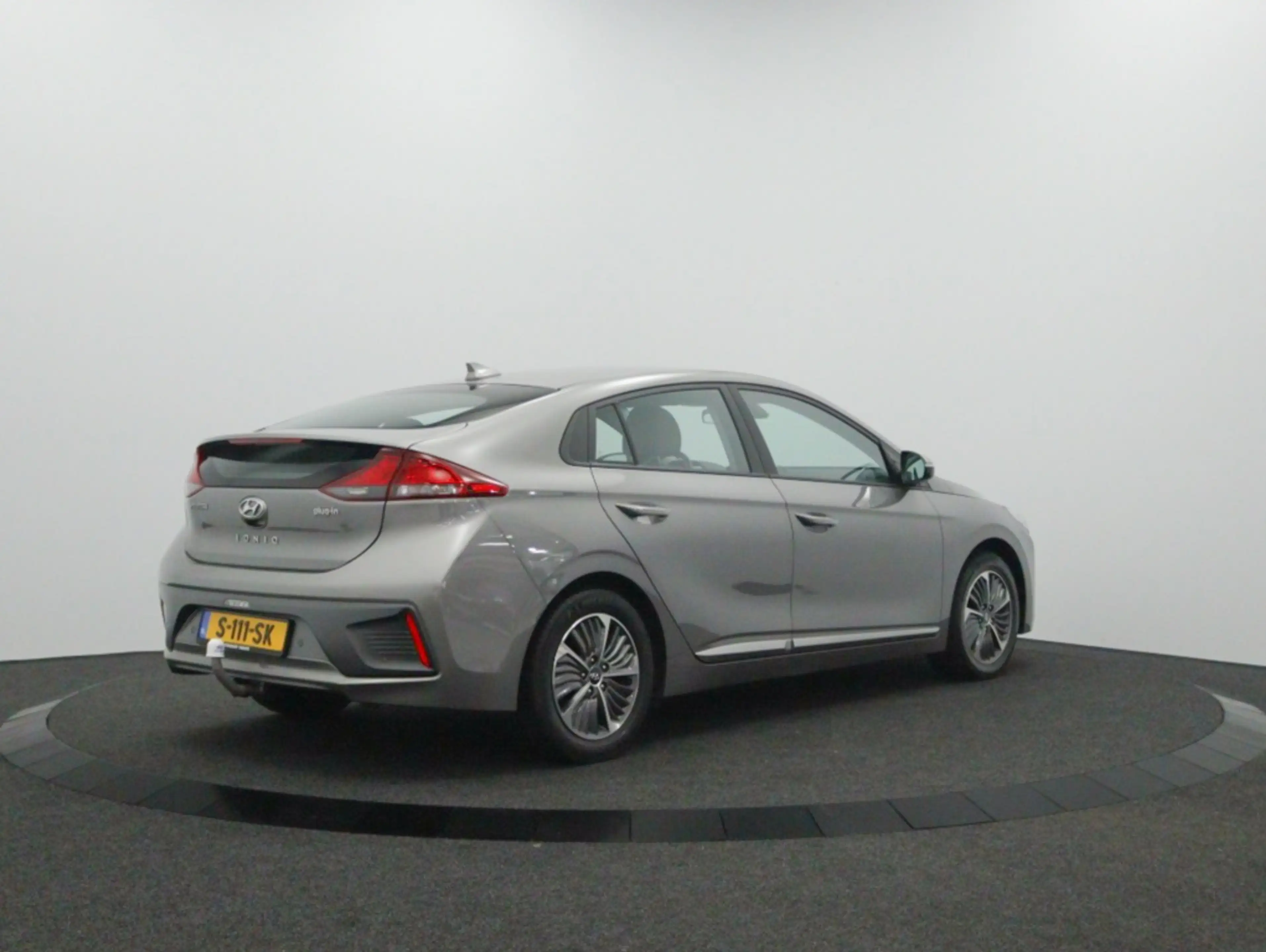 Hyundai IONIQ 1.6 GDi PHEV Comfort | Carplay navigatie | Camera — photo 2