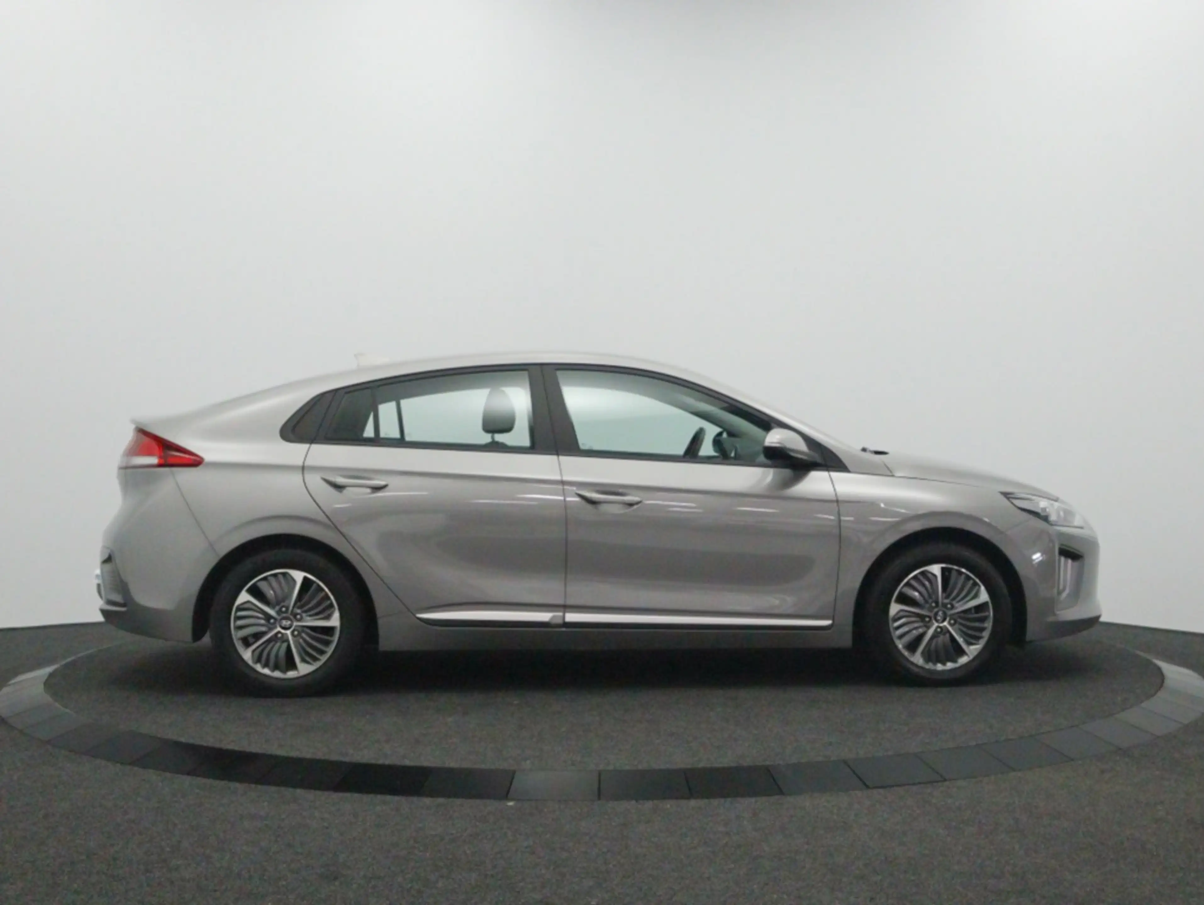 Hyundai IONIQ 1.6 GDi PHEV Comfort | Carplay navigatie | Camera — photo 11