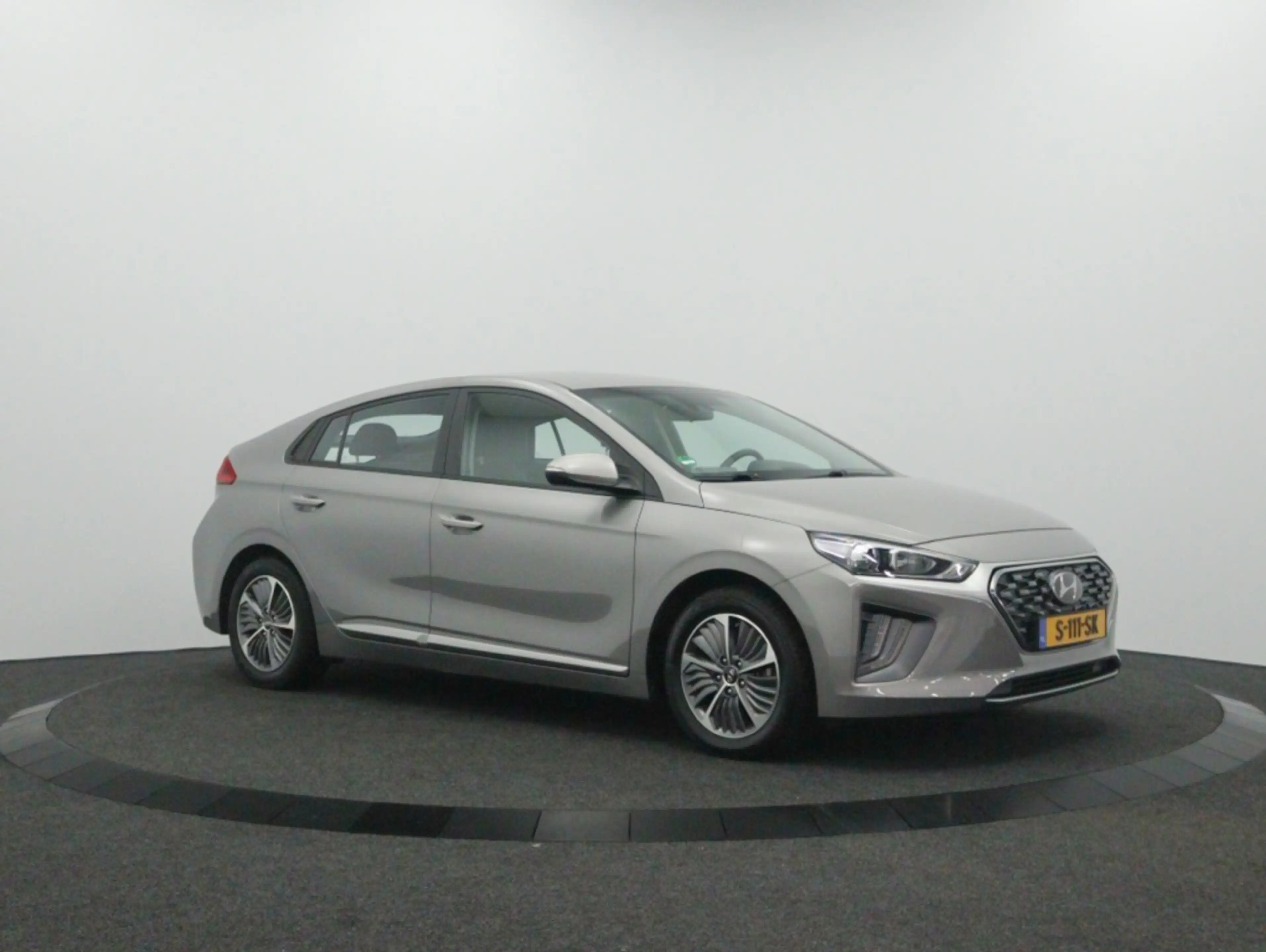 Hyundai IONIQ 1.6 GDi PHEV Comfort | Carplay navigatie | Camera — photo 13