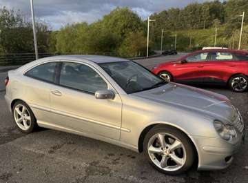 CHASIS DEPORTIVO, INTERIOR DE CUERO, C180K