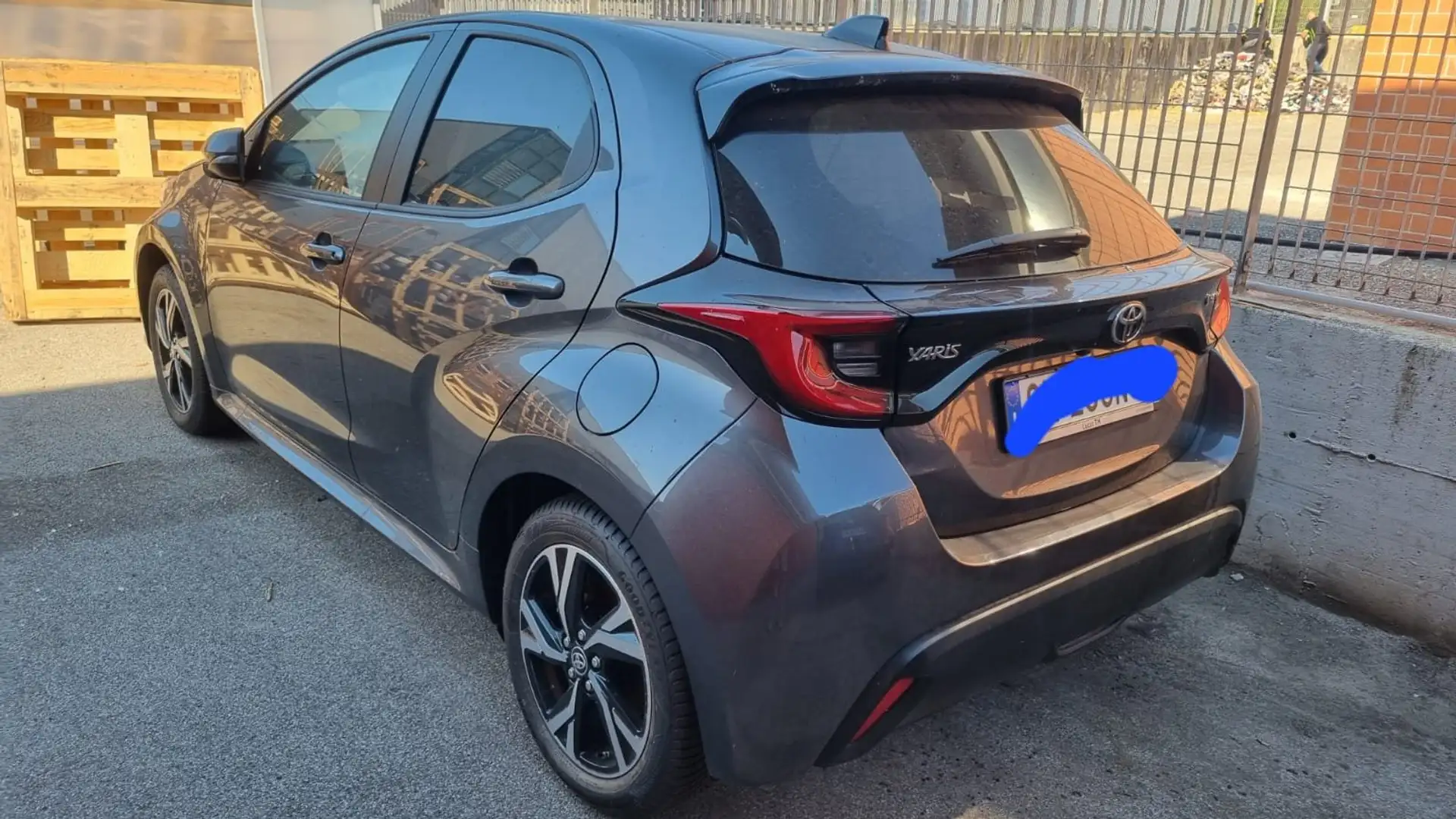 Toyota Yaris Yaris IV 2020 1.5h Trend Grigio - 2