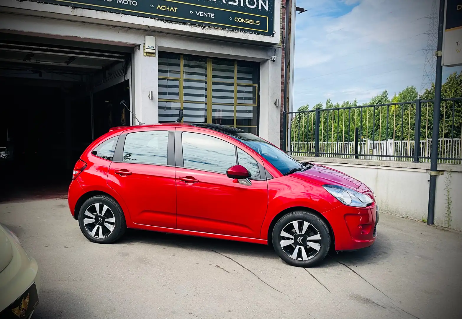 Citroen C3 Hit 1.4 HDi Exclusive !!! OFFRE DU MOMENT !!! Rot - 2