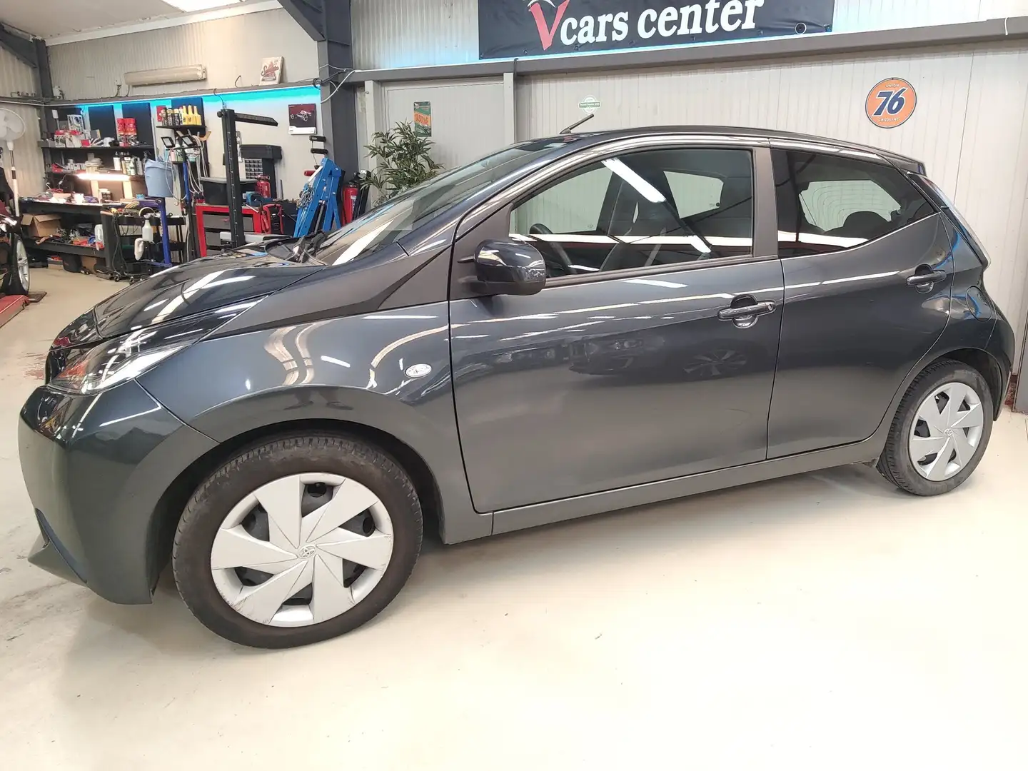 Toyota Aygo 1.0i x-style, 39.000 Km!!, 1er Propr., Garantie!! Gris - 2