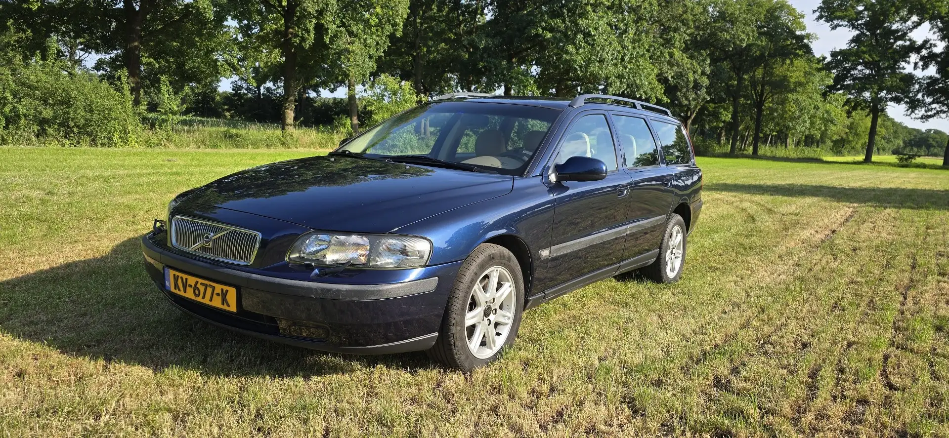 Volvo V70 2.4T AWD Bleu - 1