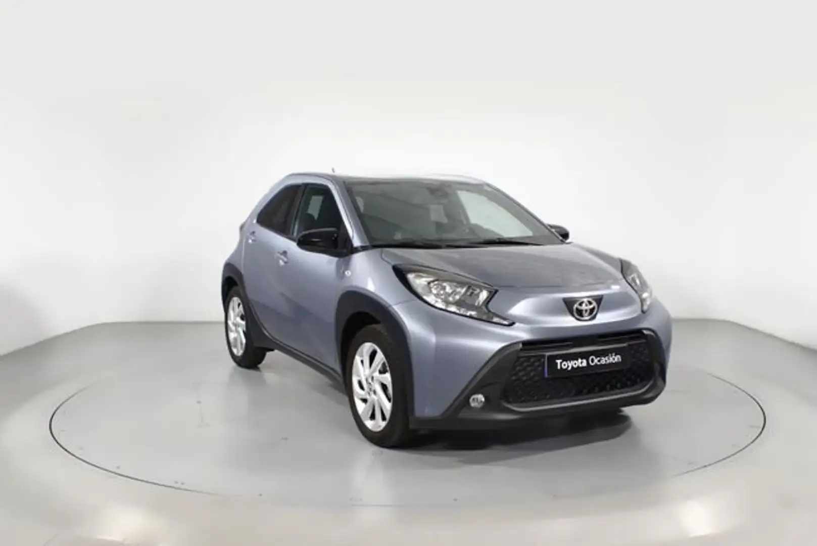 Toyota Aygo X 1.0 VVT-I PLAY 5P Gris - 1