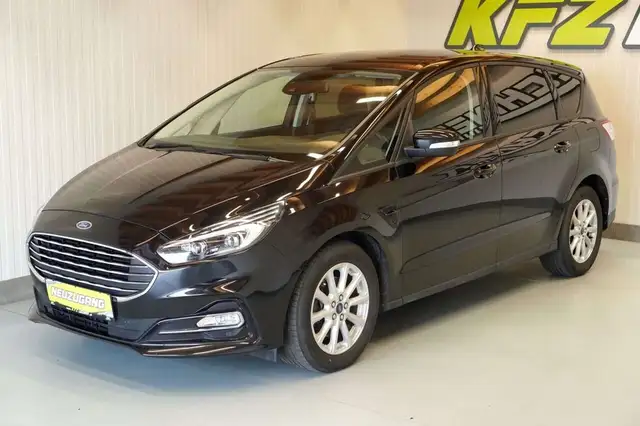 Ford S-Max view 9