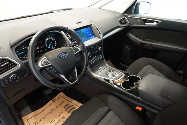 Ford S-Max view 13