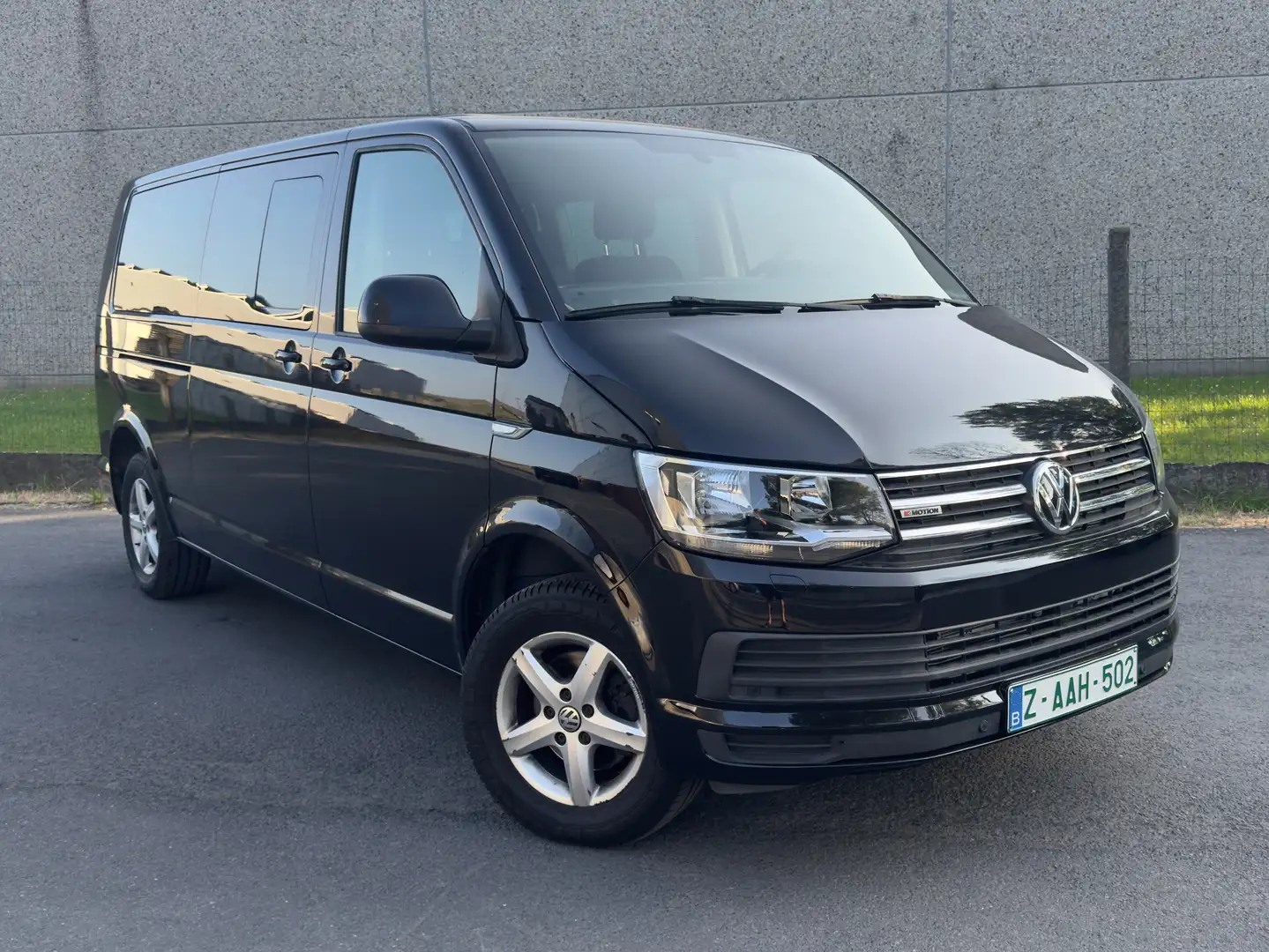 Volkswagen T6 Caravelle 2.0 TDi 4Motion / 1 Jaar Garantie / Adaptieve CC Black - 1