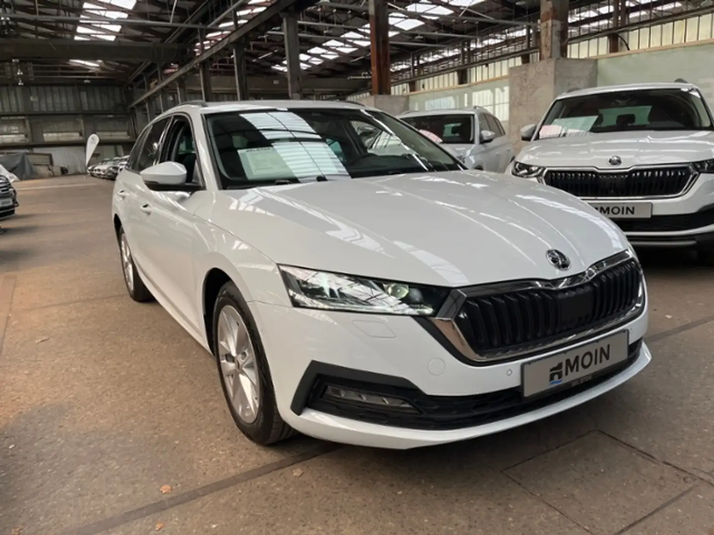 Skoda Octavia Combi 2.0 TDI Ambition DSG PDC LED NAVI Weiß - 2