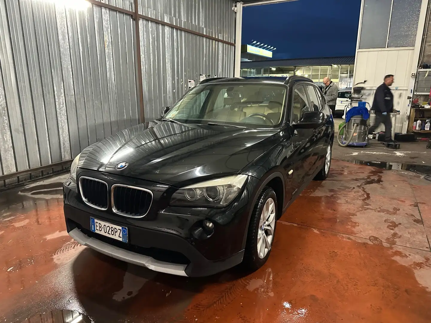 BMW X1 X1 sDrive18d Eletta Nero - 1