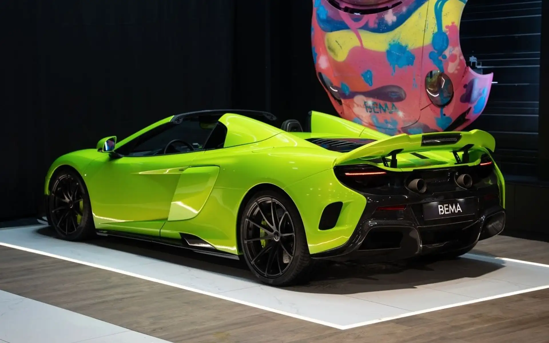 맥라렌 675LT 2017 옐로 사진 3