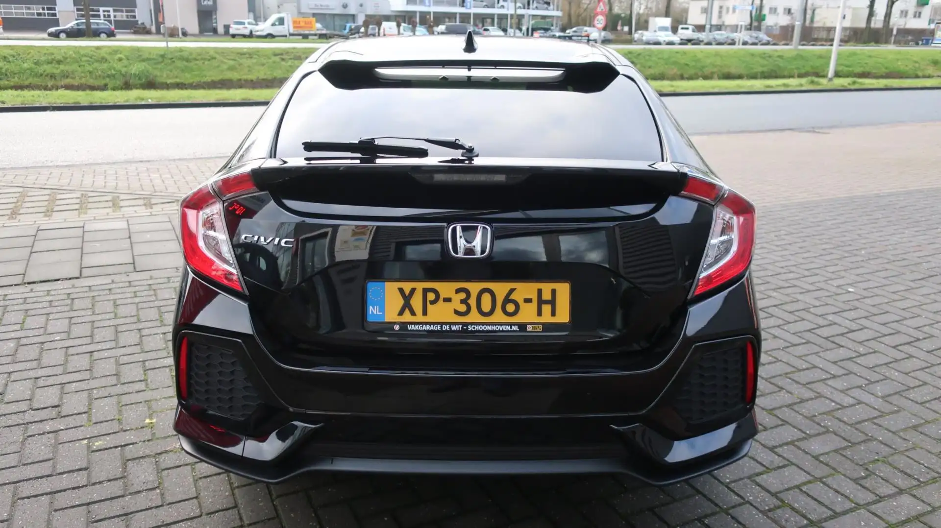 Honda Civic 1.0 i-VTEC Elegance / Achteruitrijcamera / Navi / Zwart - 2