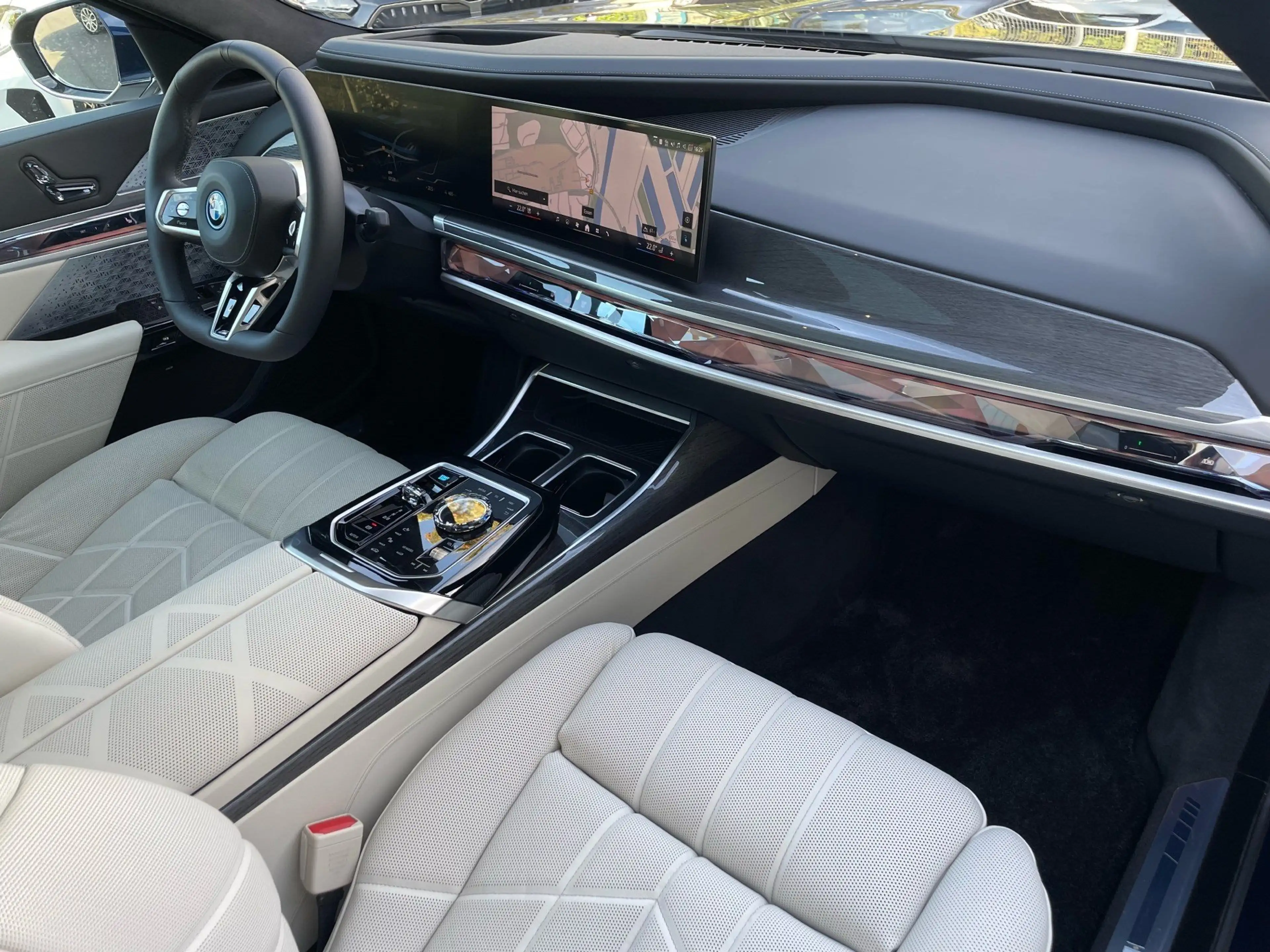 BMW i7 xDrive60 Limo M Sport || Execu.Lou.Sit. elTüren — photo 5