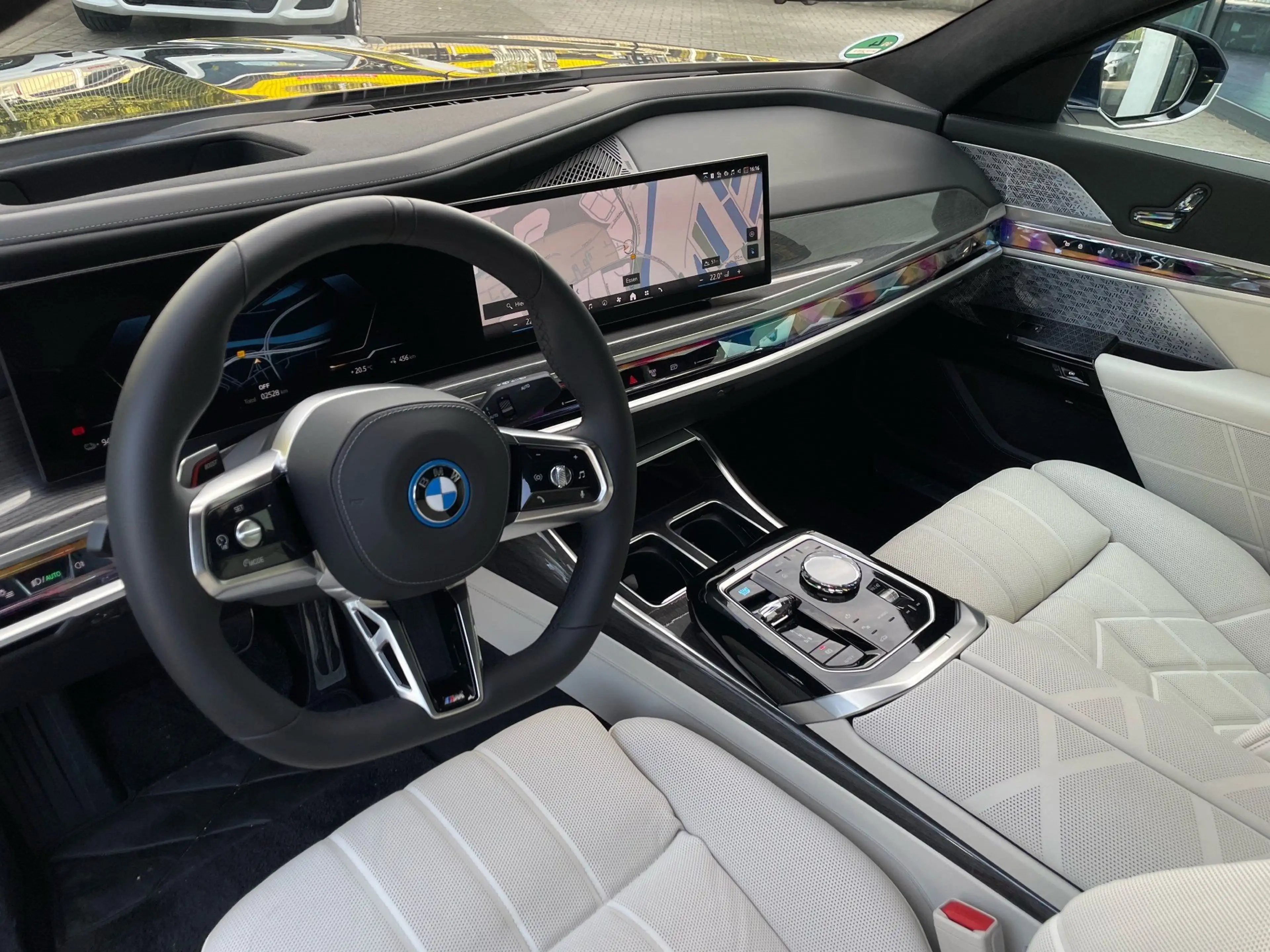 BMW i7 xDrive60 Limo M Sport || Execu.Lou.Sit. elTüren — photo 3