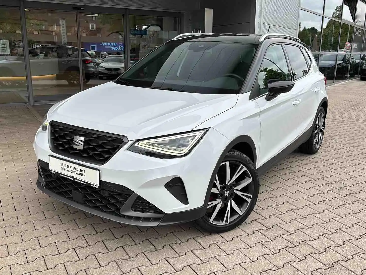 SEAT Arona FR 1.0 TSI DSG NAVI 18"LM KAMERA ACC SHZ Weiß - 2